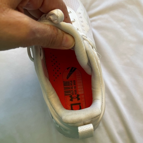 Under Armour Baseball/Softball Cleats
Women's Glyde MT Cleats White Size 6 - Picture 11 of 14